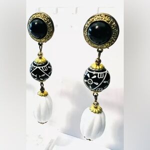 Vintage Lucite Beads Dangle Post Earrings Black, White  And Gold Tone Ribbed